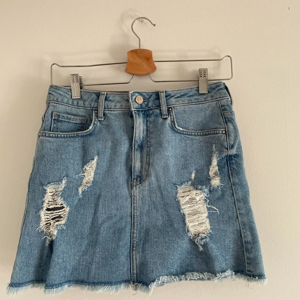 Forever 21 Ripped Jean Skirt, Size 25 - Picture 1 of 3